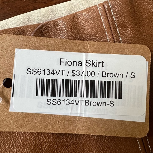 NWT Fiona skirt from Vestique size small - Picture 3 of 3